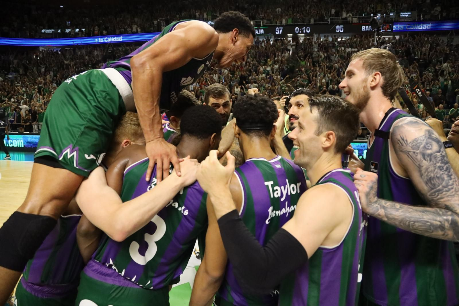 El Unicaja celebra el triunfo.