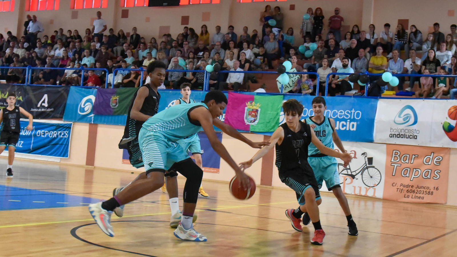 Las fotos de la tercera jornada del Andaluz infantil masculino de baloncesto en La Línea
