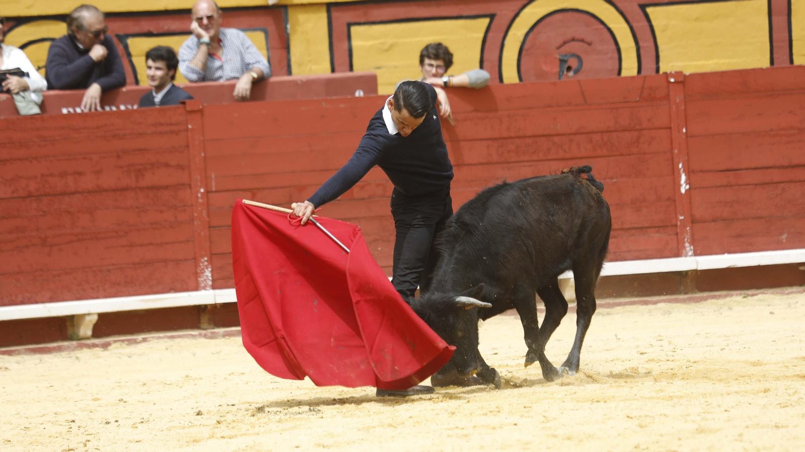 La clase magistral de tauromaquia organizada por Miguelete, en imágenes