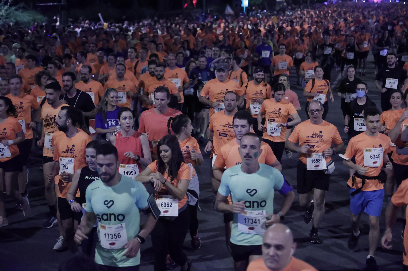 Búscate en la Carrera Nocturna de Sevilla (6)