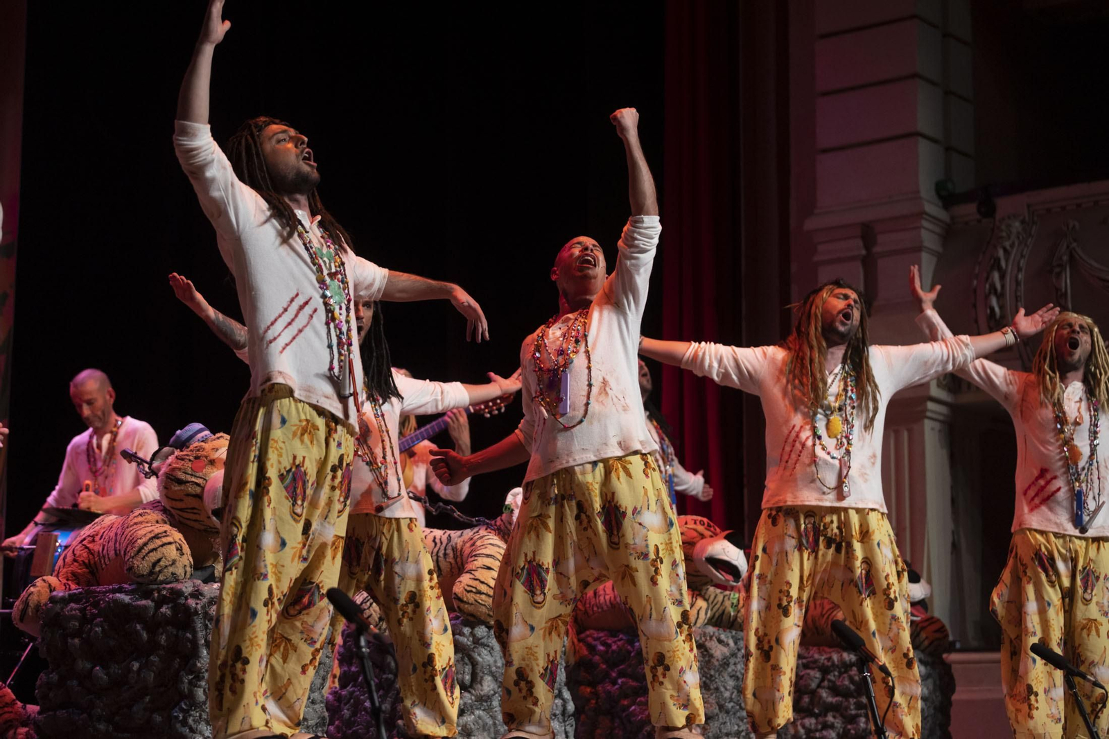 Imágenes de la actuación de la murga de Ayamonte 'Todo a zen!' en el Carnaval Colombino