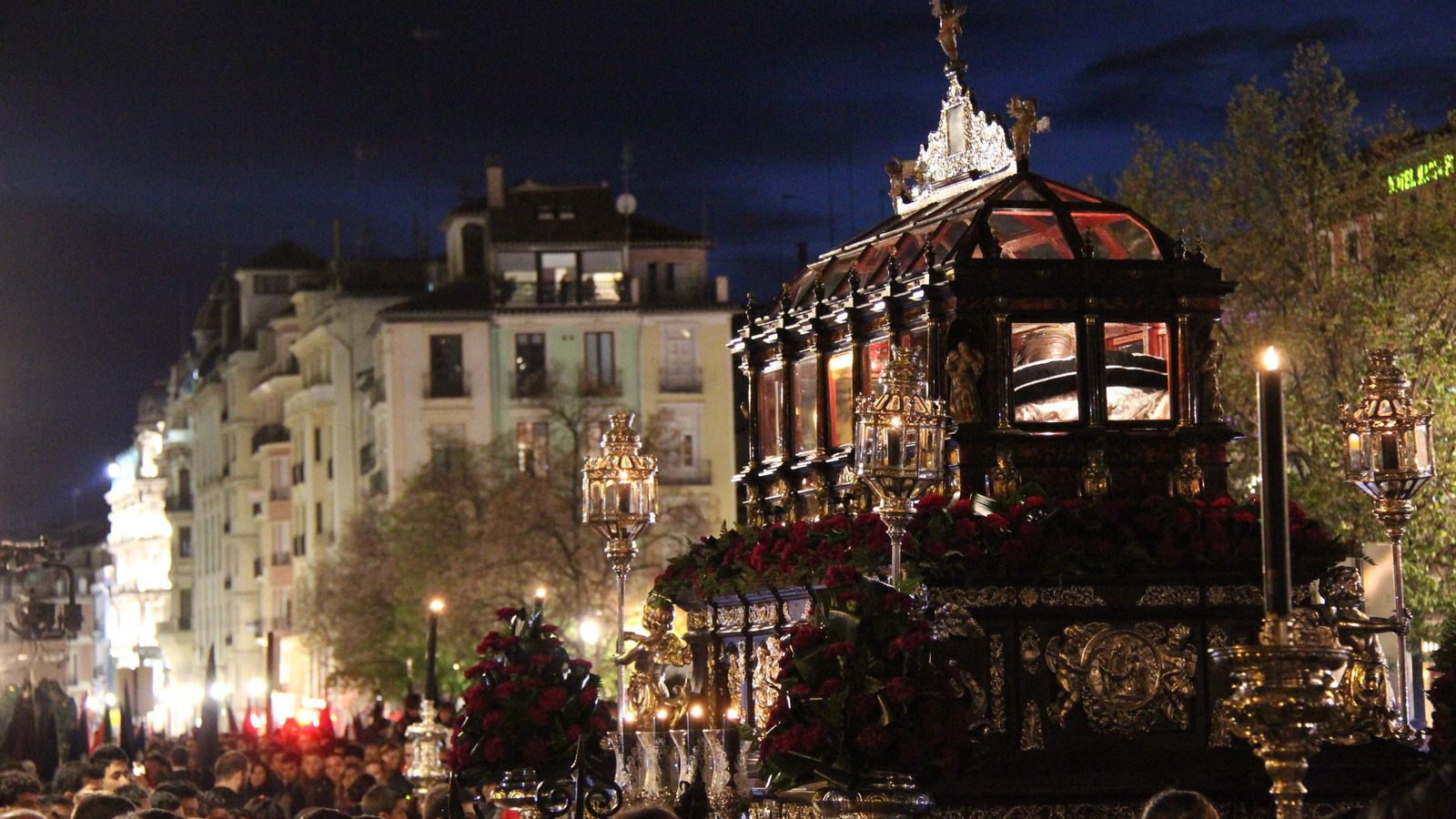 Paso del Santo Sepulcro, en Plaza Nueva
