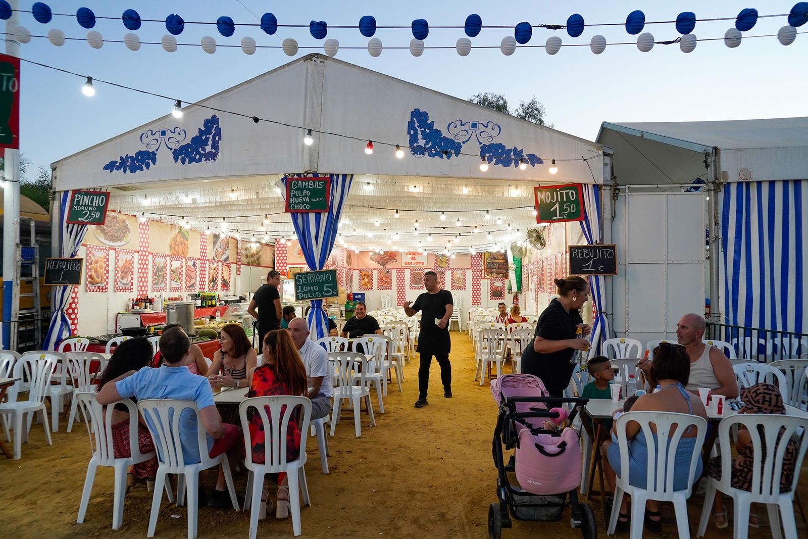 Una de las casetas de las Colombinas, durante las últimas horas de la tarde del jueves.