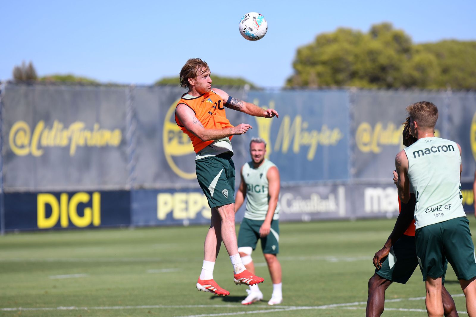 Álex Fernánez es uno de los capitanes del Cádiz