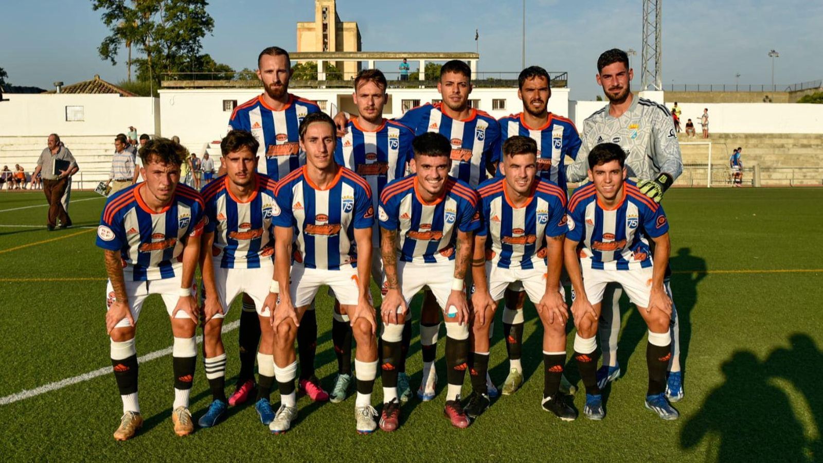Once del Xerez CD ante el Sherry Atlétco en el Trofeo Andrés Chacón en La Barca.