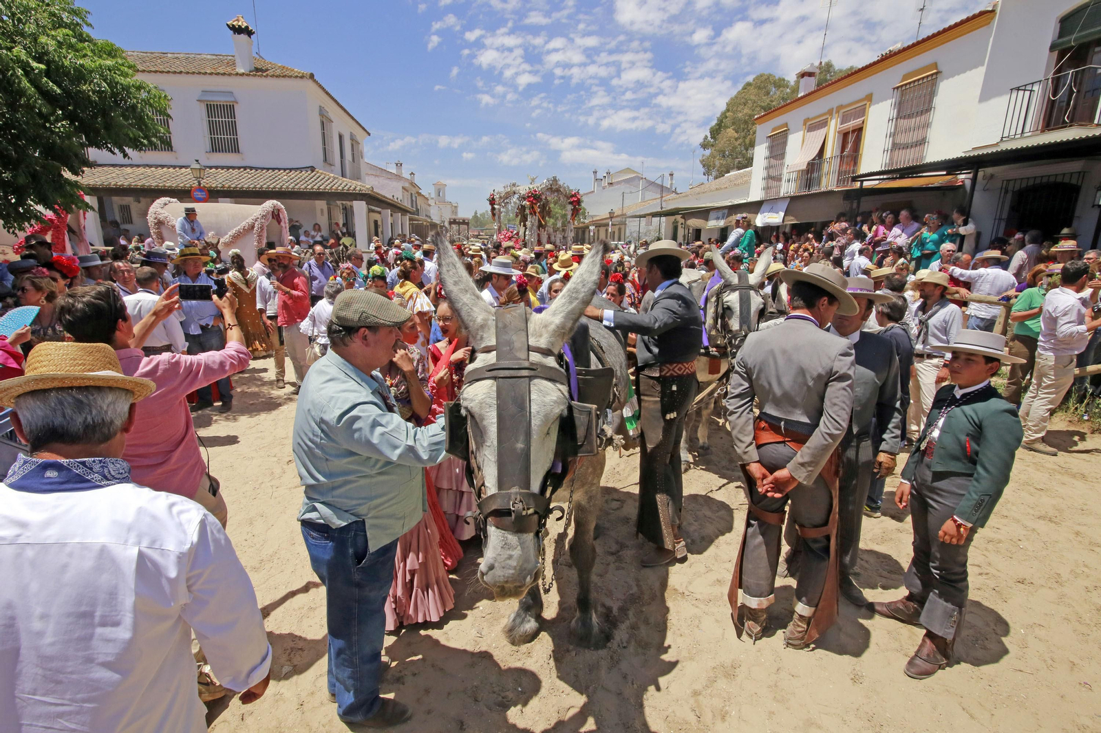 Sábado de emociones en la Aldea de El Rocío