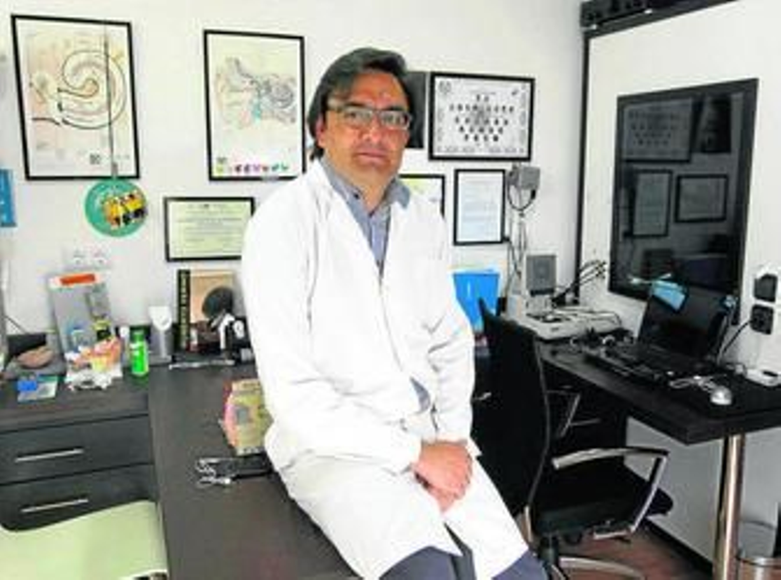 José Antonio Ponce Peralta, durante la entrevista celebrada en su consulta del barrio de La Laguna.