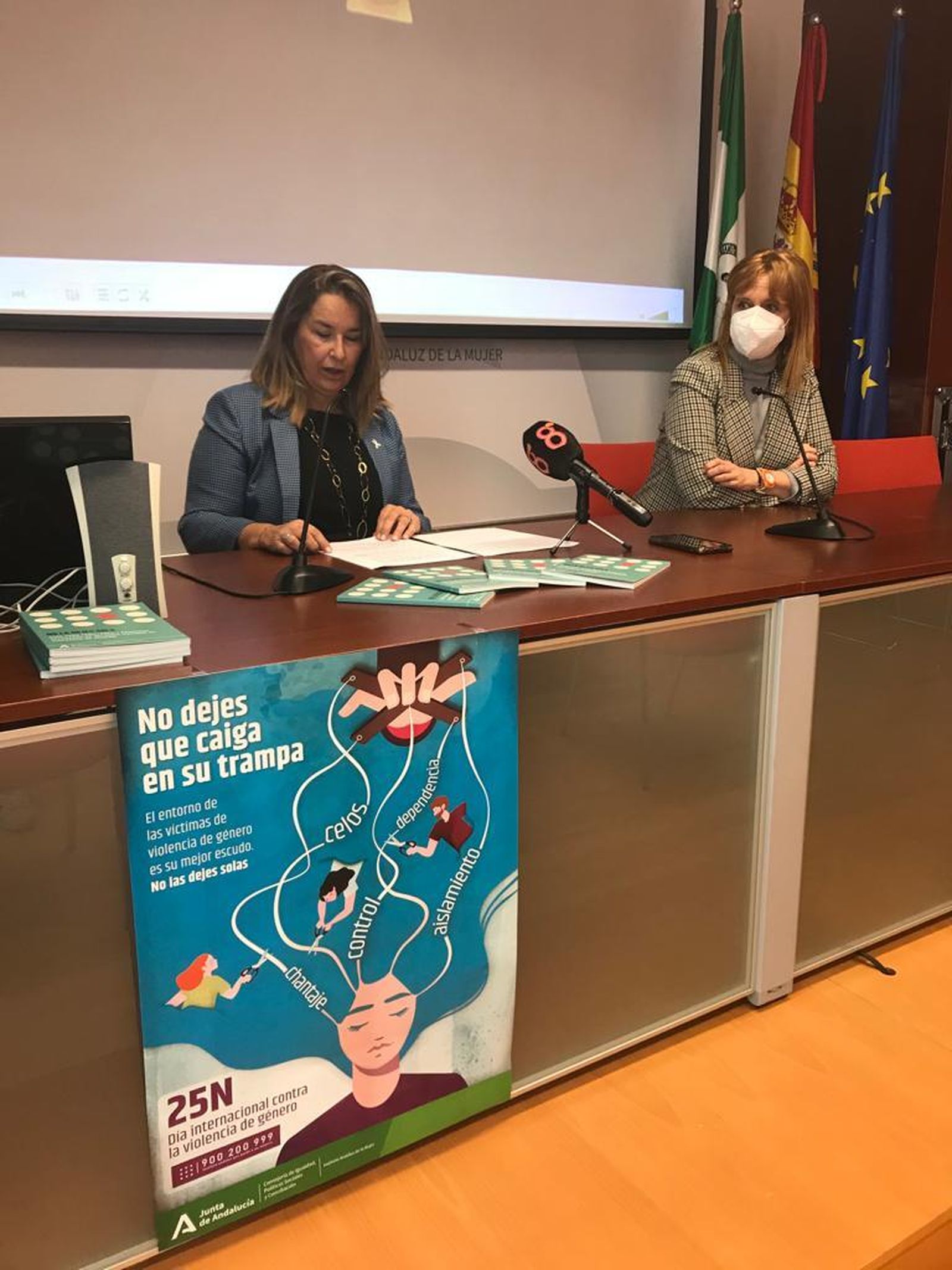 La asesora del IAM, Celia Mañueco, y la delegada de Igualdad, Ana Fidalgo.