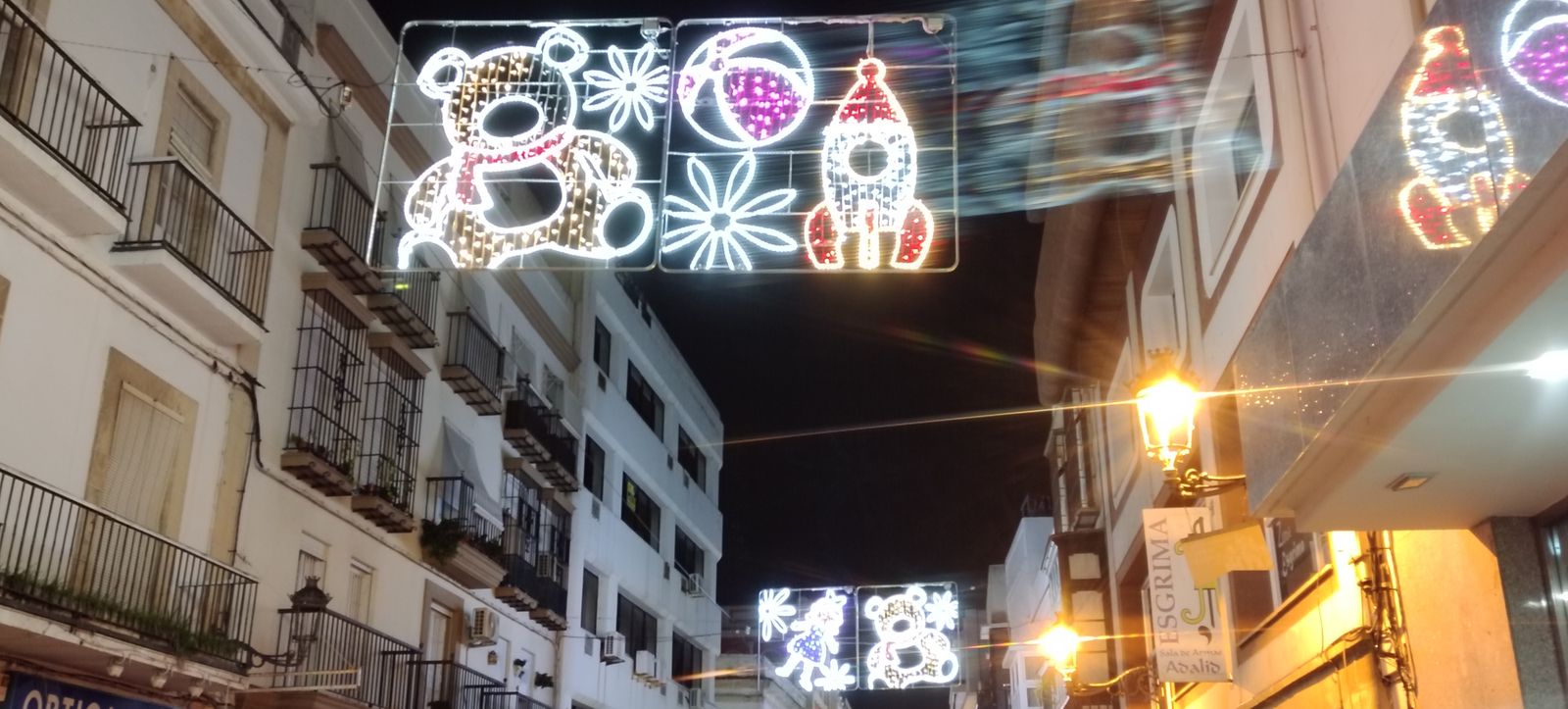 Uno de los motivos instalados en la calle Larga.