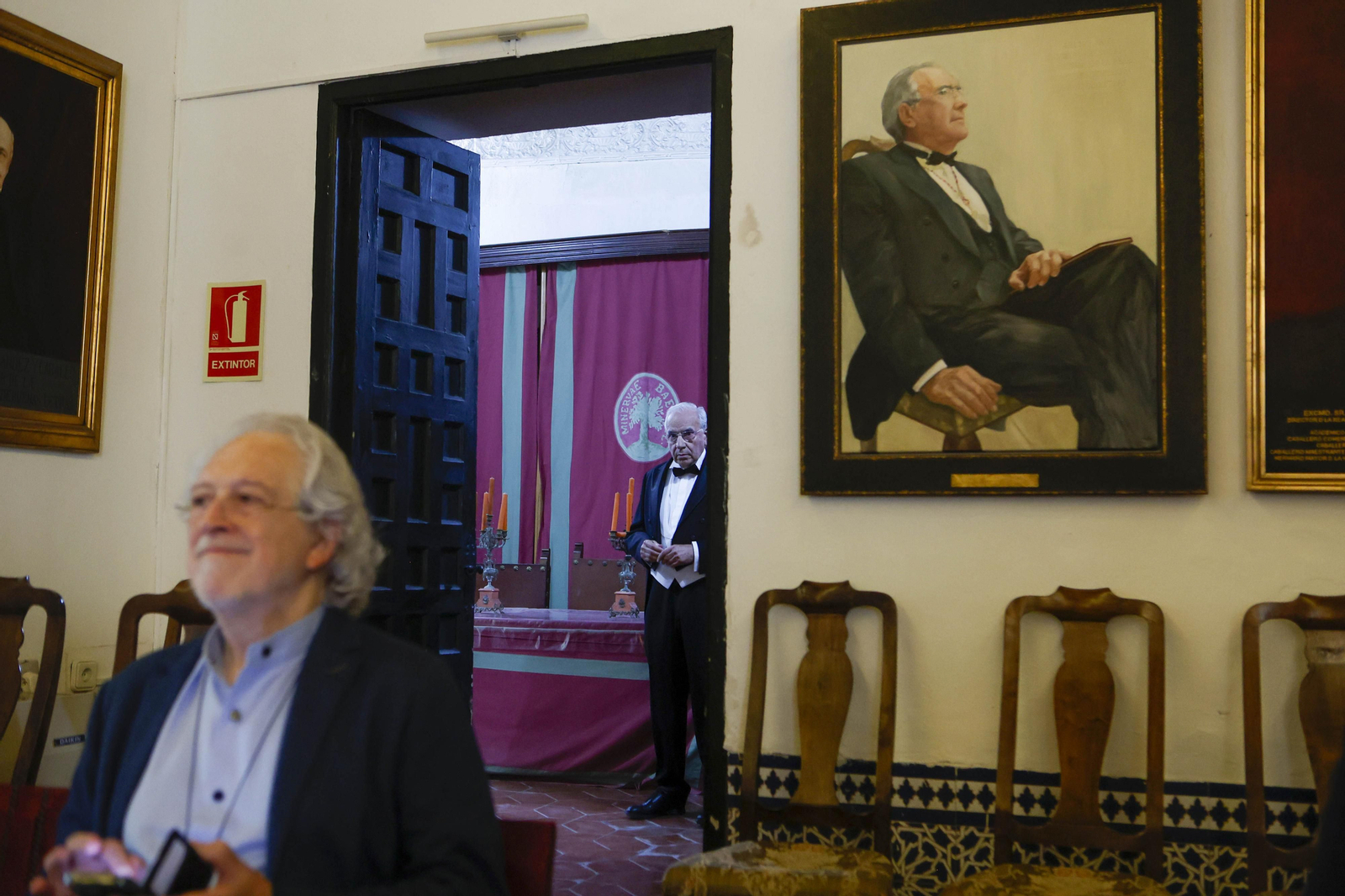 Las imágenes del ingreso de Alfonso Guerra en la Academia de Buenas Letras