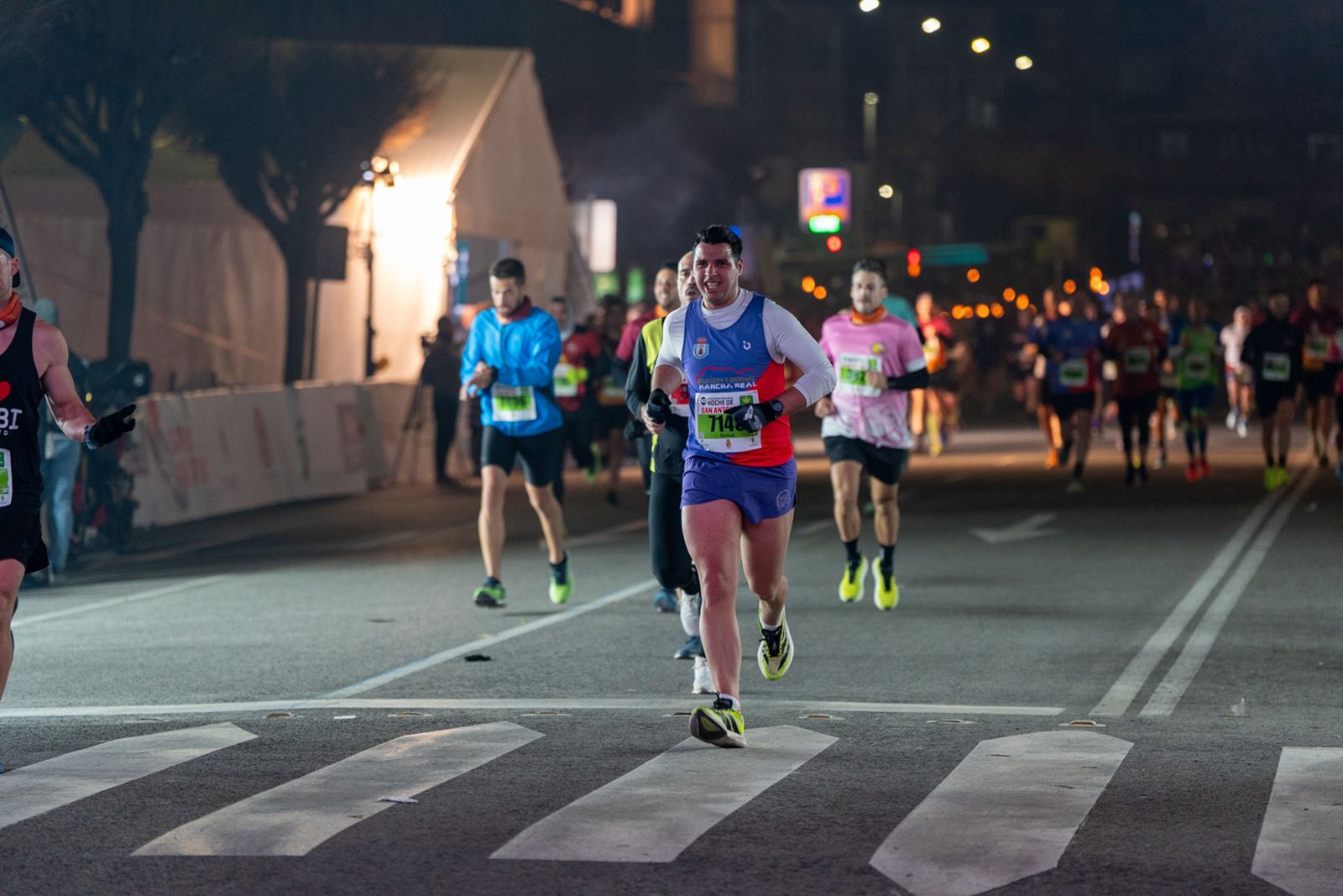 En imágenes: búscate en tu llegada a meta de la Carrera de San Antón 2026 (6)