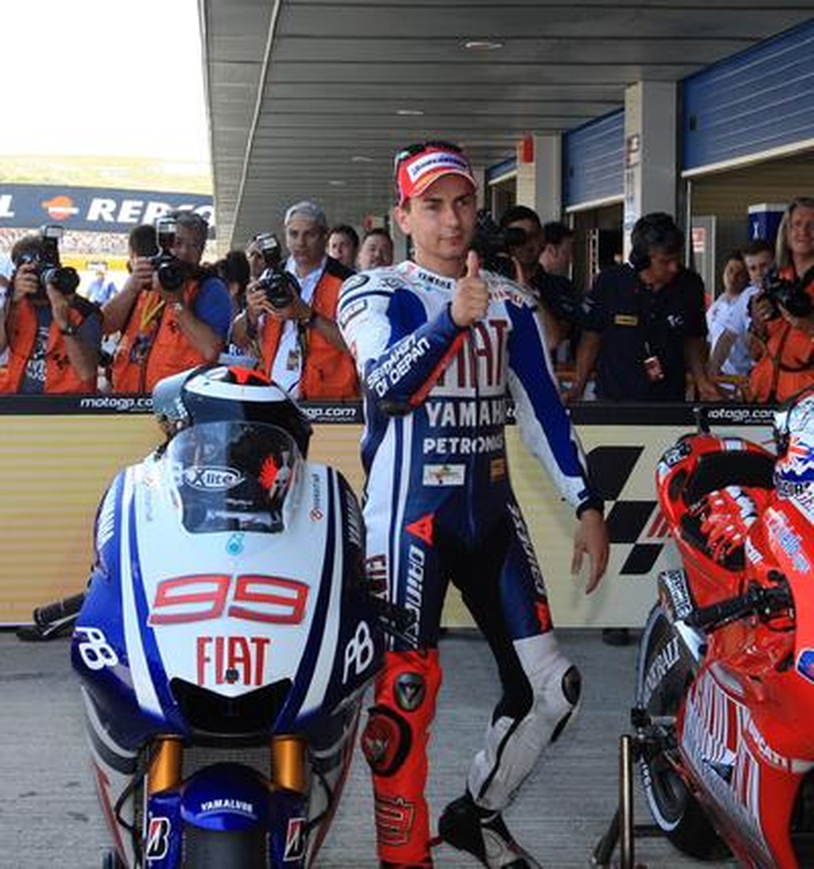 Tamizawa impide el pleno español en los entrenamientos oficiales del Gran Premio de España de Motociclismo, con ´poles´ para Pedrosa en MotoGP y Márquez en 125cc

Foto: Juan Carlos Toro/ Manuel Aranda