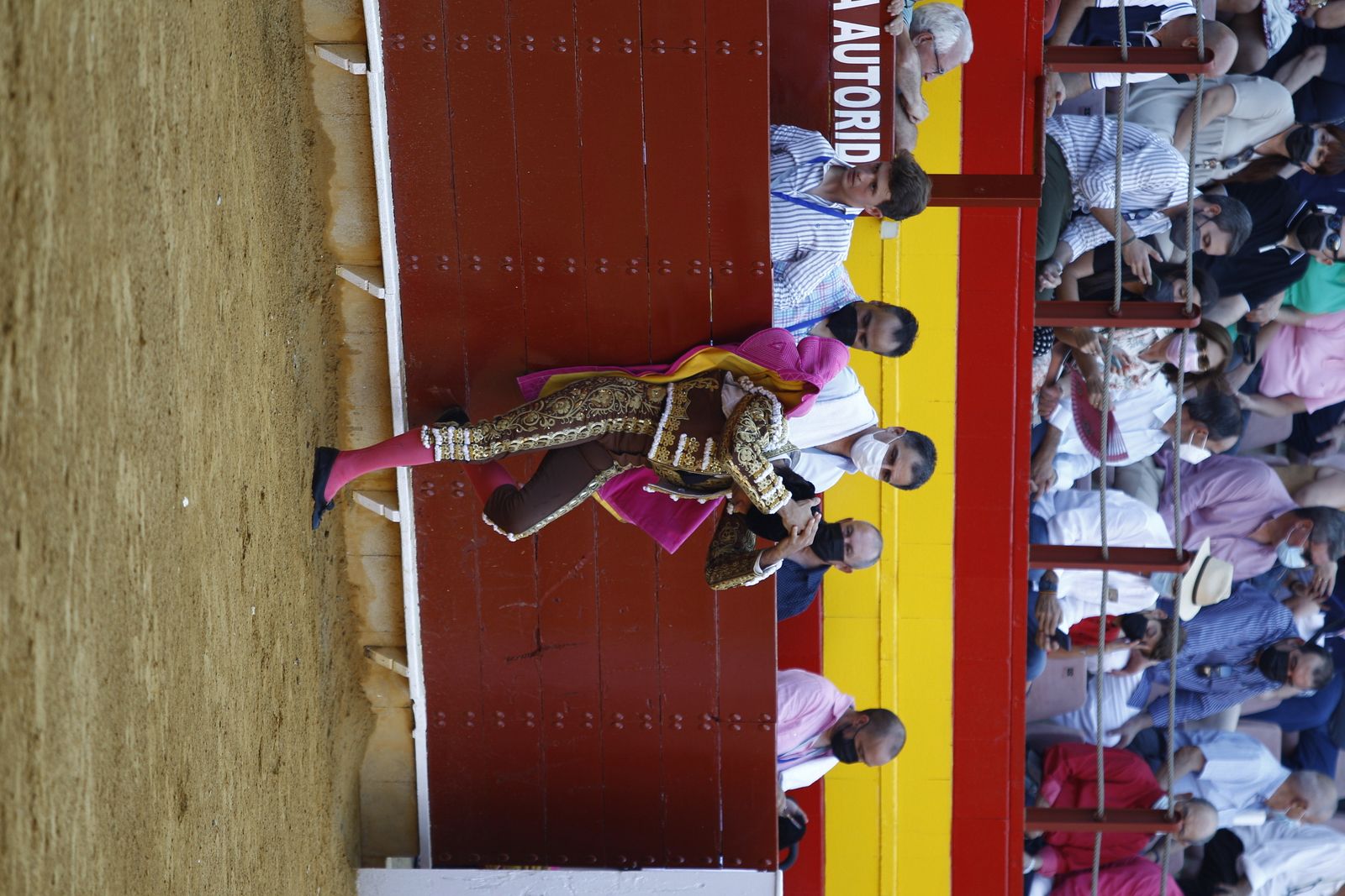 Fotogalería corrida de toros. Cayetano Rivera, Paco Ureña y Roca Rey. Roquetas de Mar.