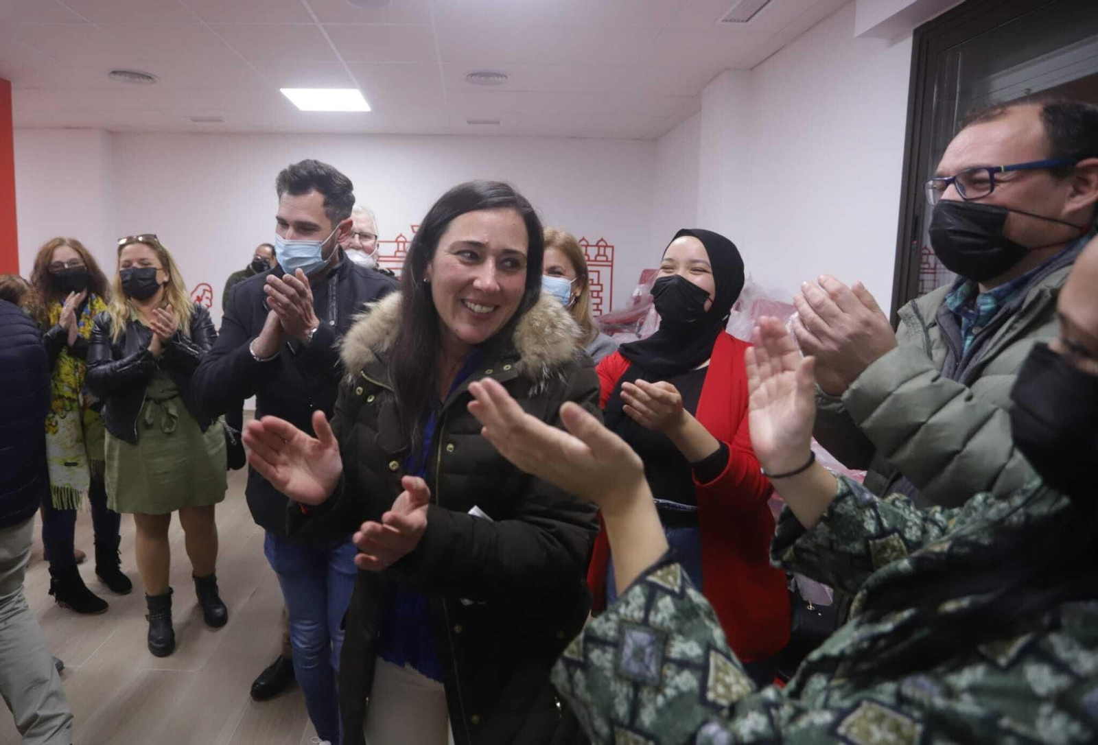 Rocío Arrabal, contenta tras su triunfo en la asamblea del PSOE de Algeciras.