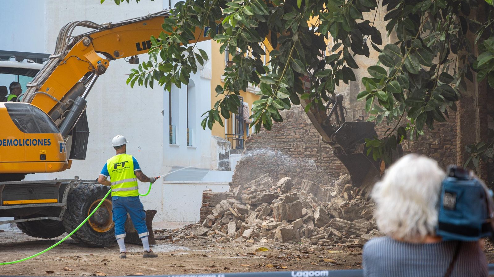 Comienzo de la demolición para construir las VPO.