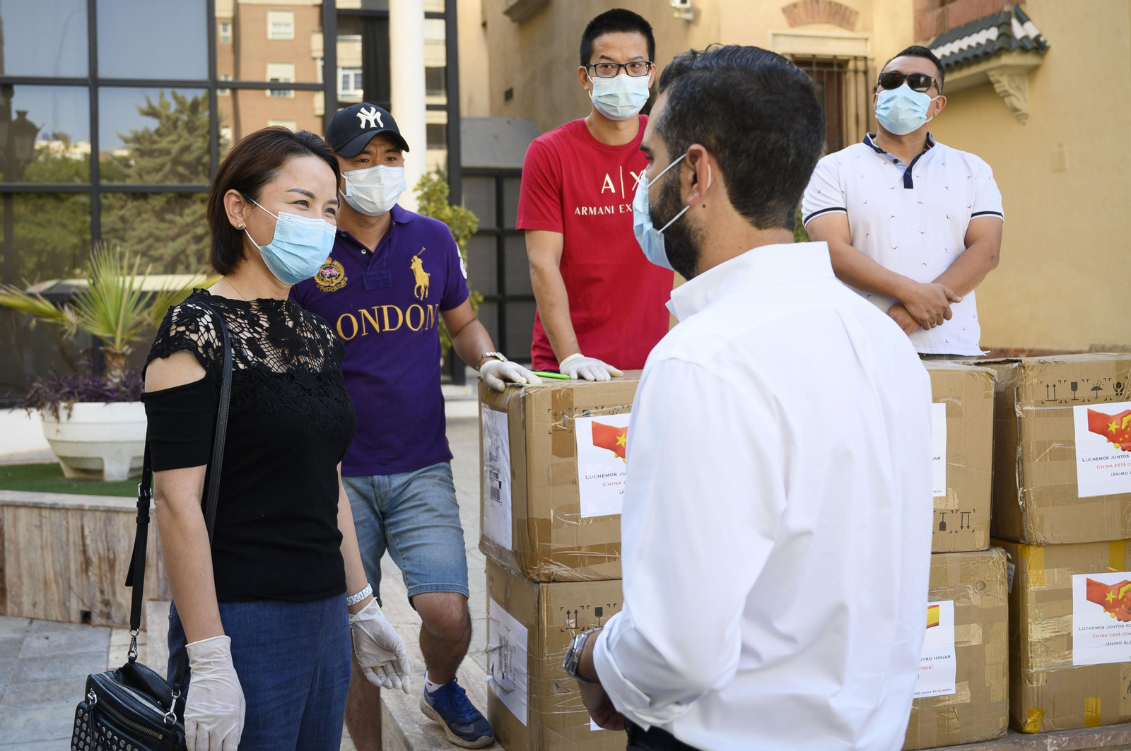 El alcalde agradece a la comunidad china en Almería su donación de 73.000 mascarillas El alcalde agradece a la comunidad china en Almería su donación de 73.000 mascarillas