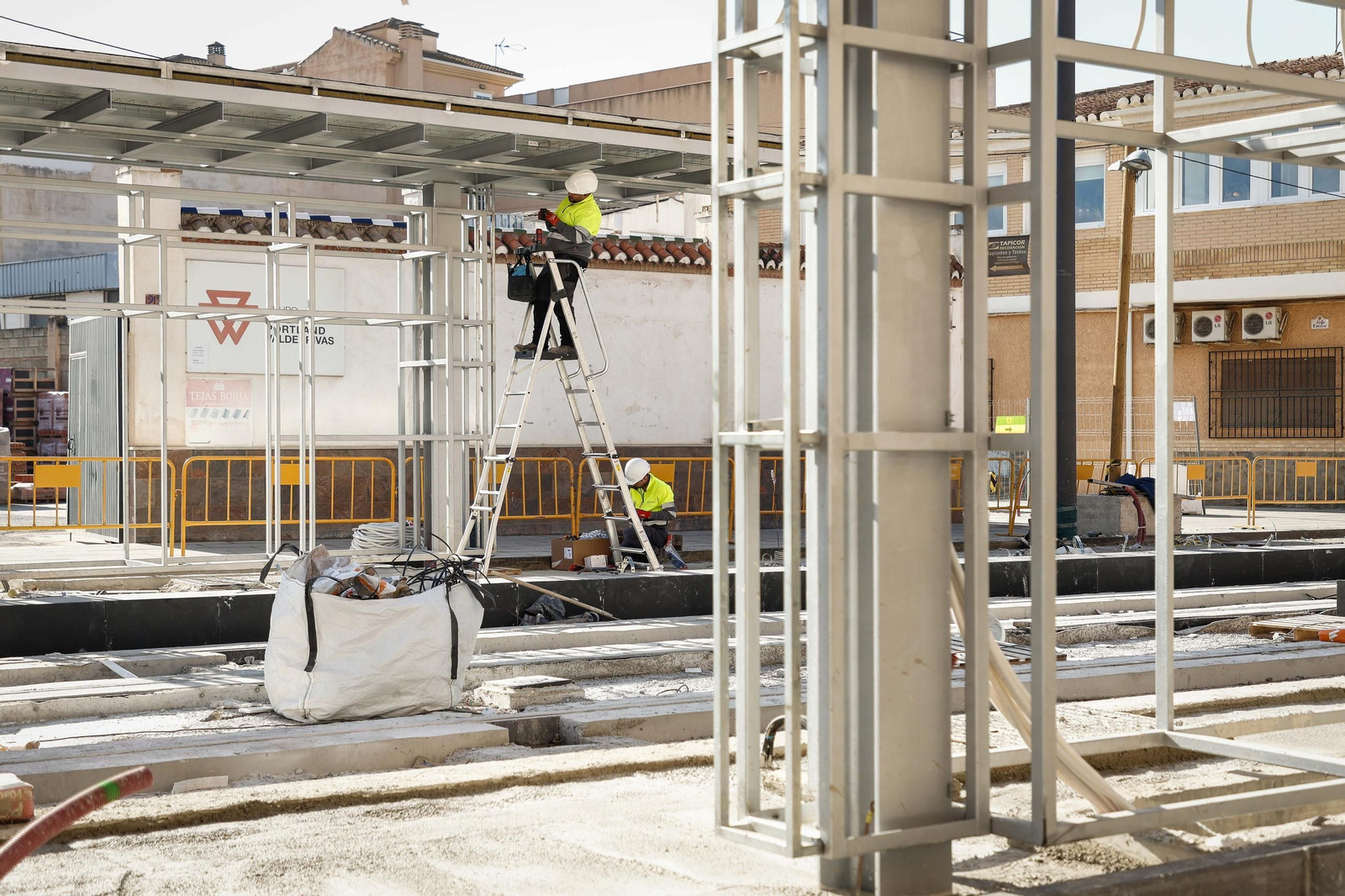 Parada Churriana, aún con la estructura descubierta