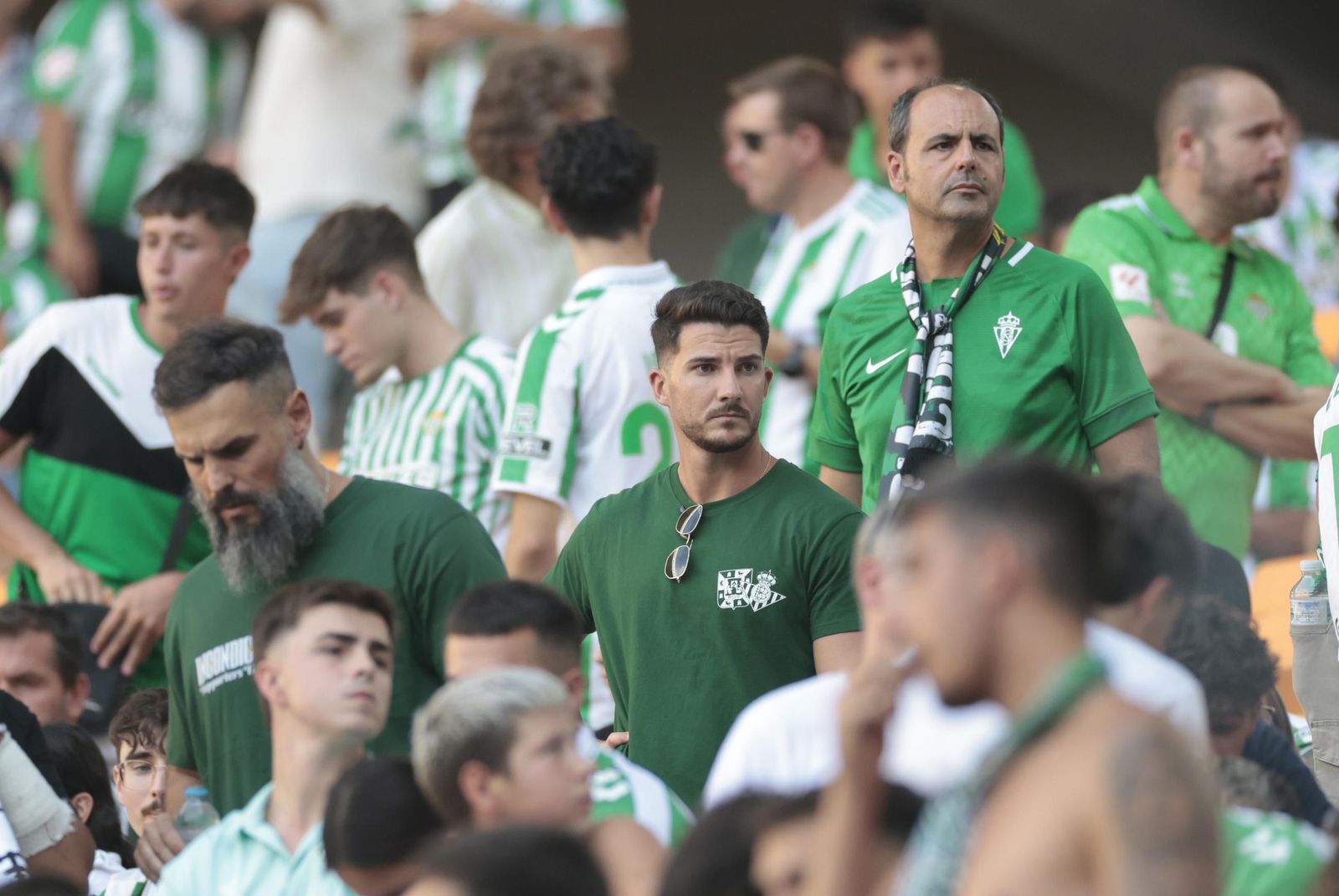 Búscate en las fotos del Betis - Athletic Club