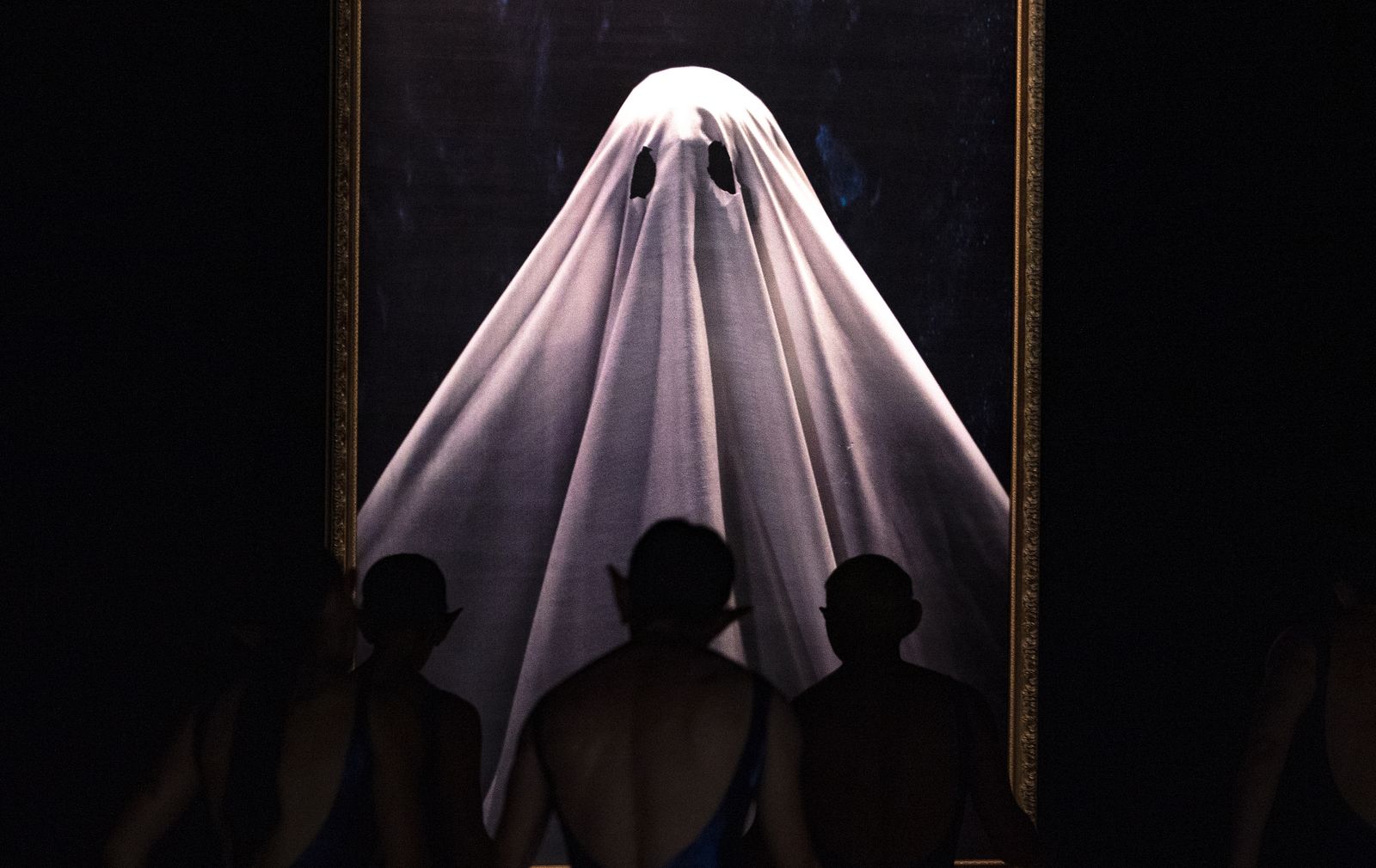 Imágenes del pase gráfico de la obra de La Resentida Oasis de la impunidad