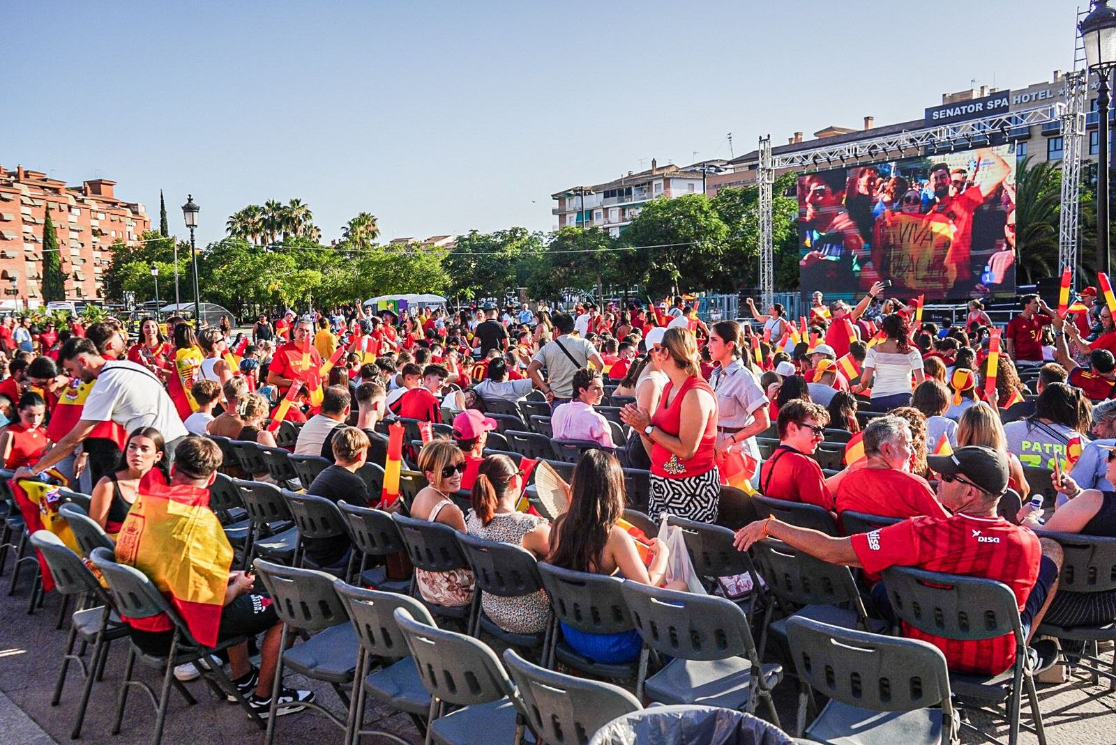 Así se vive en las calles de Granada la final de la Eurocopa