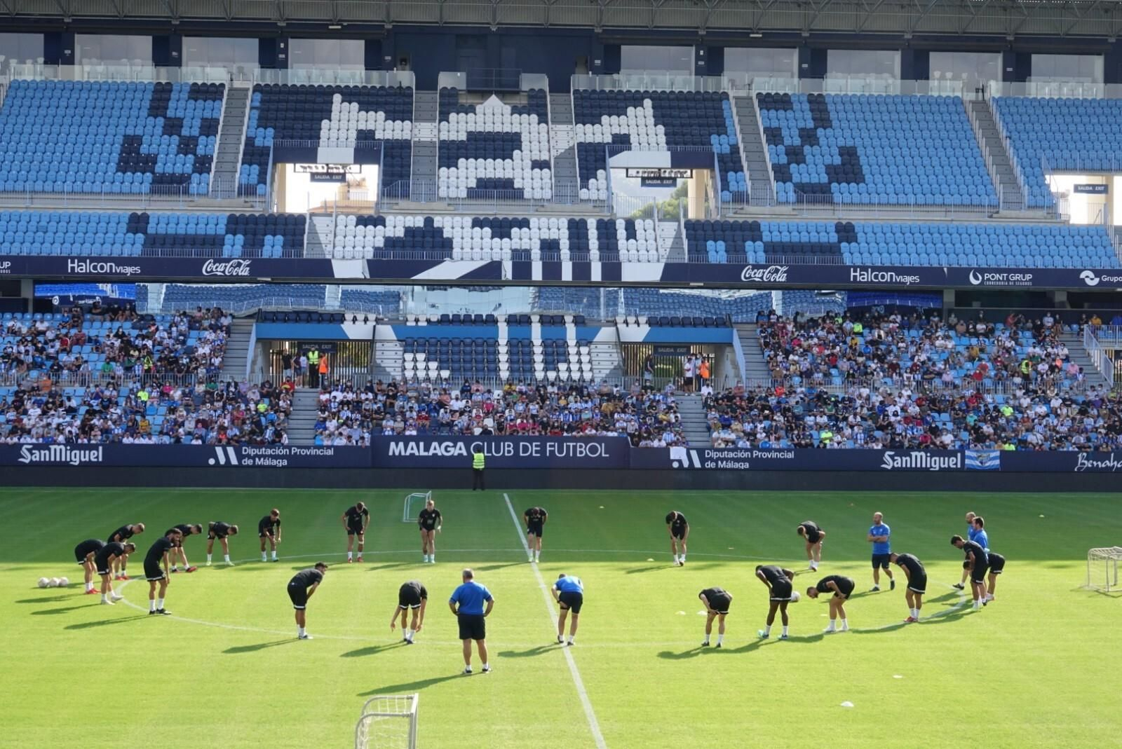Galería de imágenes: El Málaga CF se da un bañito de masas