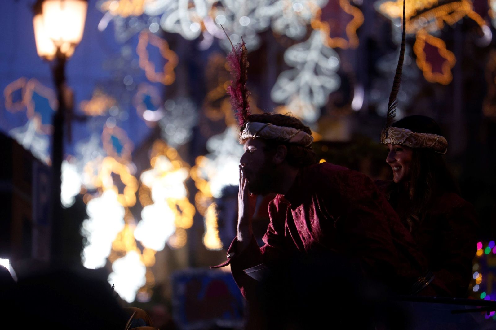 El Cartero Real llena de ilusión el Centro de Córdoba, en imágenes