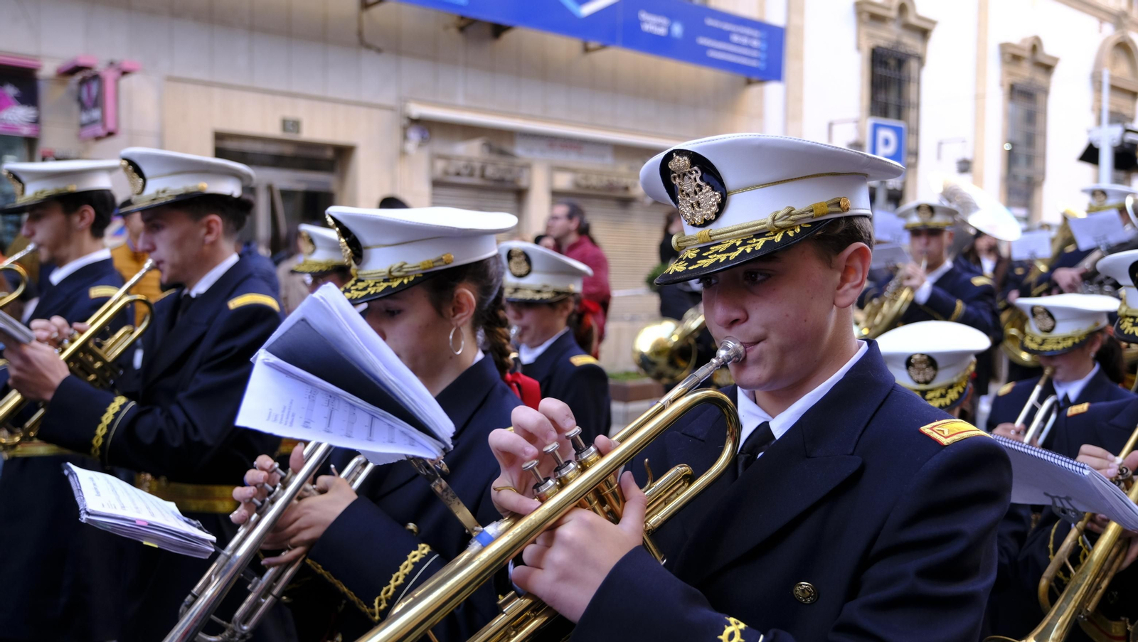 Coronación desaría al viento en su estación de Penitencia