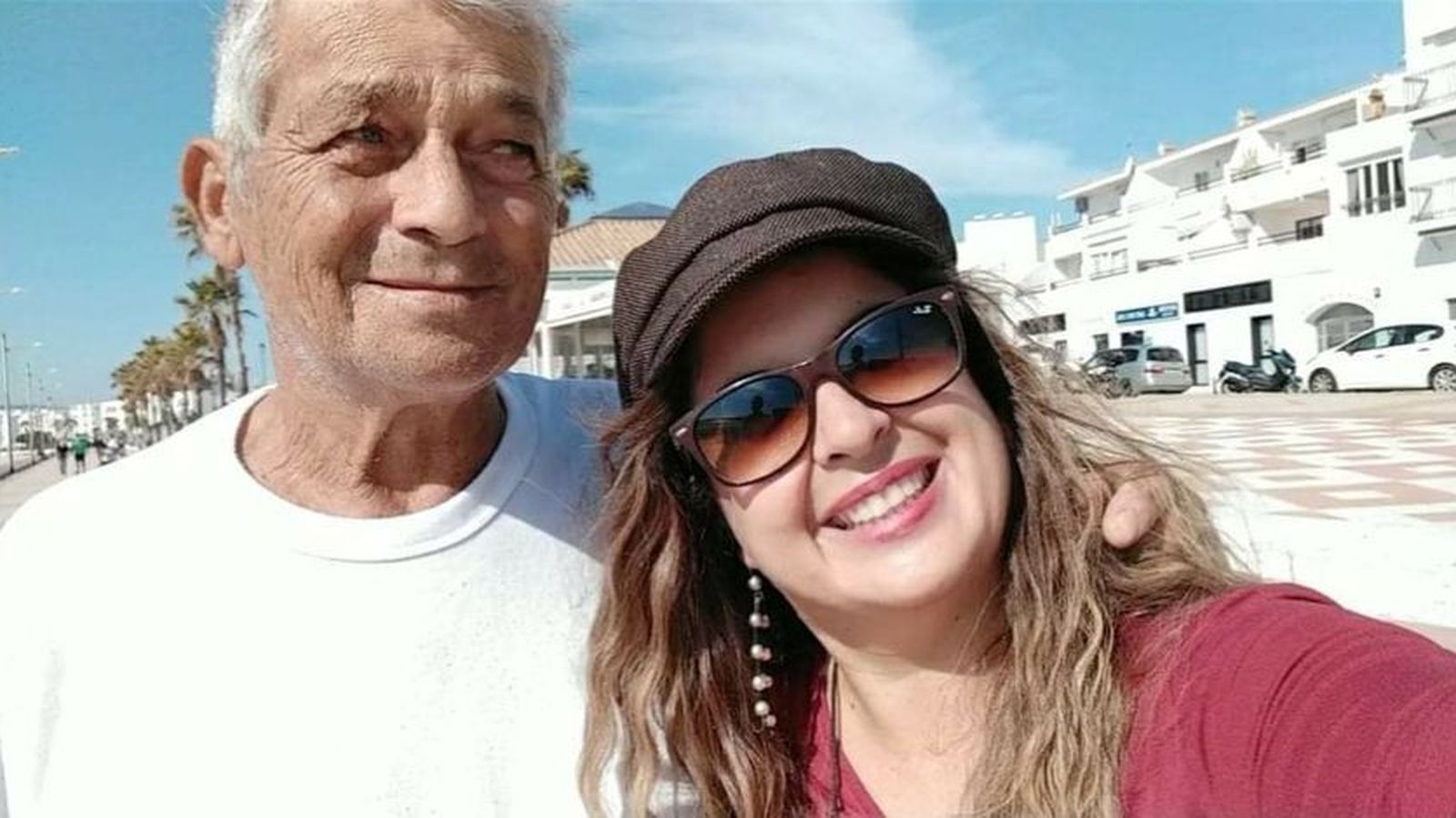 Riverita con su amiga 'especial', Mónica.