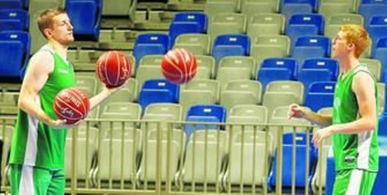 Adam Waczynski y Alberto Díaz, en el entrenamiento de ayer en el Martín Carpena.