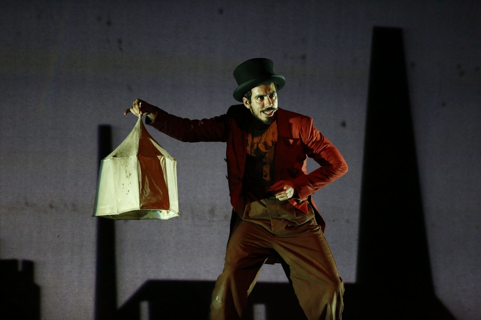 La Maquiné presentó ‘Acróbata y Arlequín’ en el Festival de Granada este año.