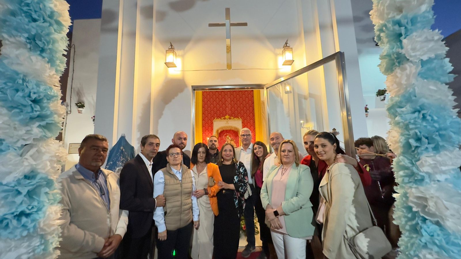 Ediles del equipo de Gobierno, con el alcalde Ismael Torres a la cabeza, en la inauguración de la ermita. Ediles del equipo de Gobierno, con el alcalde Ismael Torres a la cabeza, en la inauguración de la ermita.