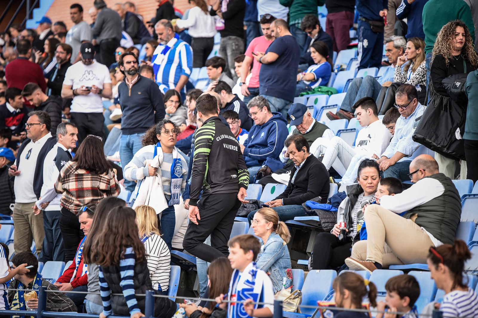 Imágenes de la afición en el Recreativo - Granada