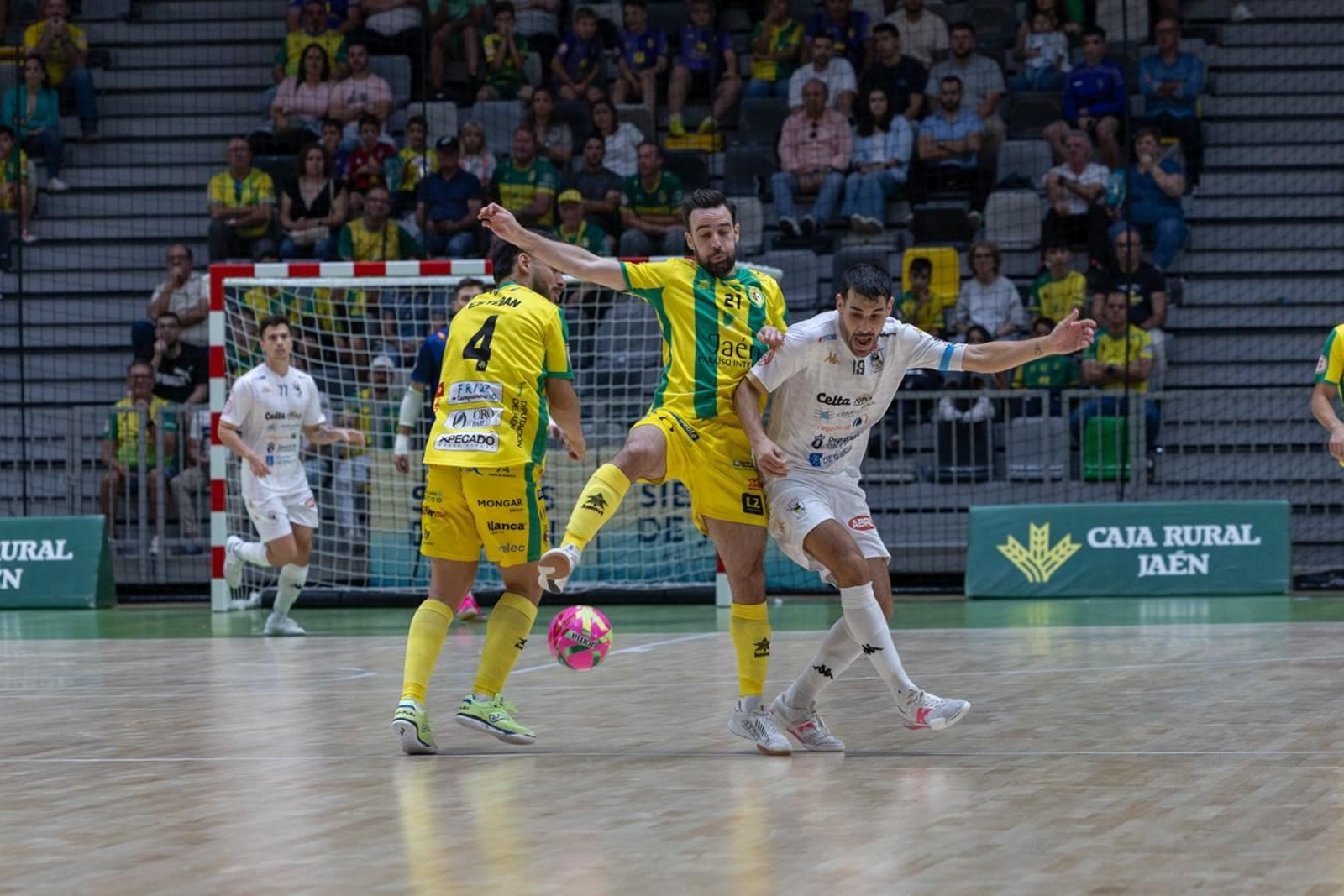 Las mejores imágenes de la amplia victoria del Jaén Paraíso Interior FS sobre O Parrulo Ferrol