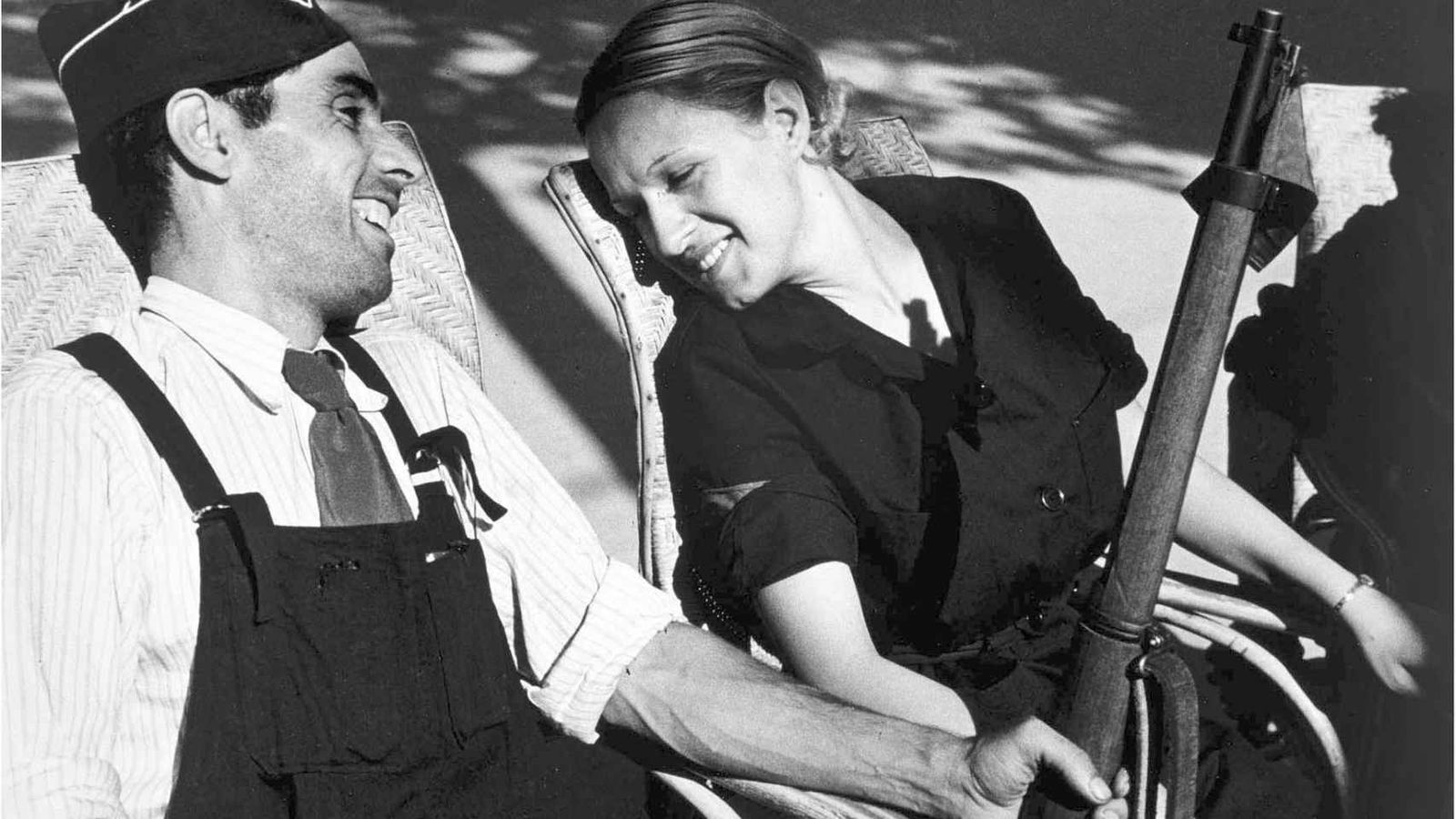 Los fotógrafos Robert Capa y Gerda Taro durante la Guerra Civil