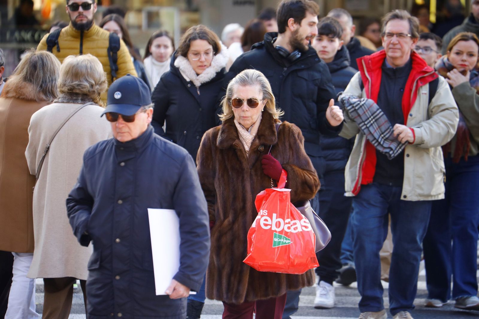 Los cordobeses se lanzan a por las rebajas de invierno, en imágenes