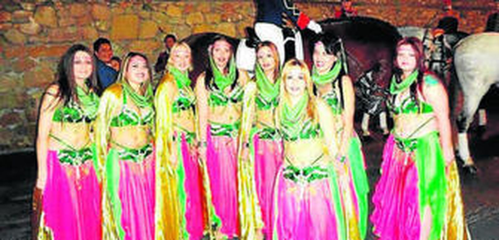 La Asociación de Danza Oriental 'Velo del desierto'.