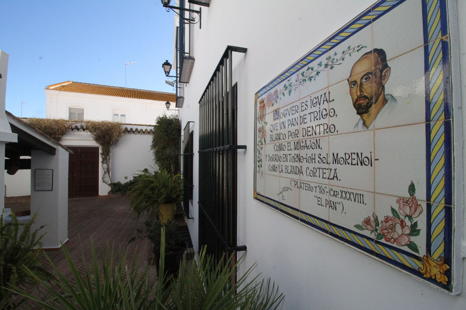 Azulejo con parte de un capítulo de 'Platero y yo'