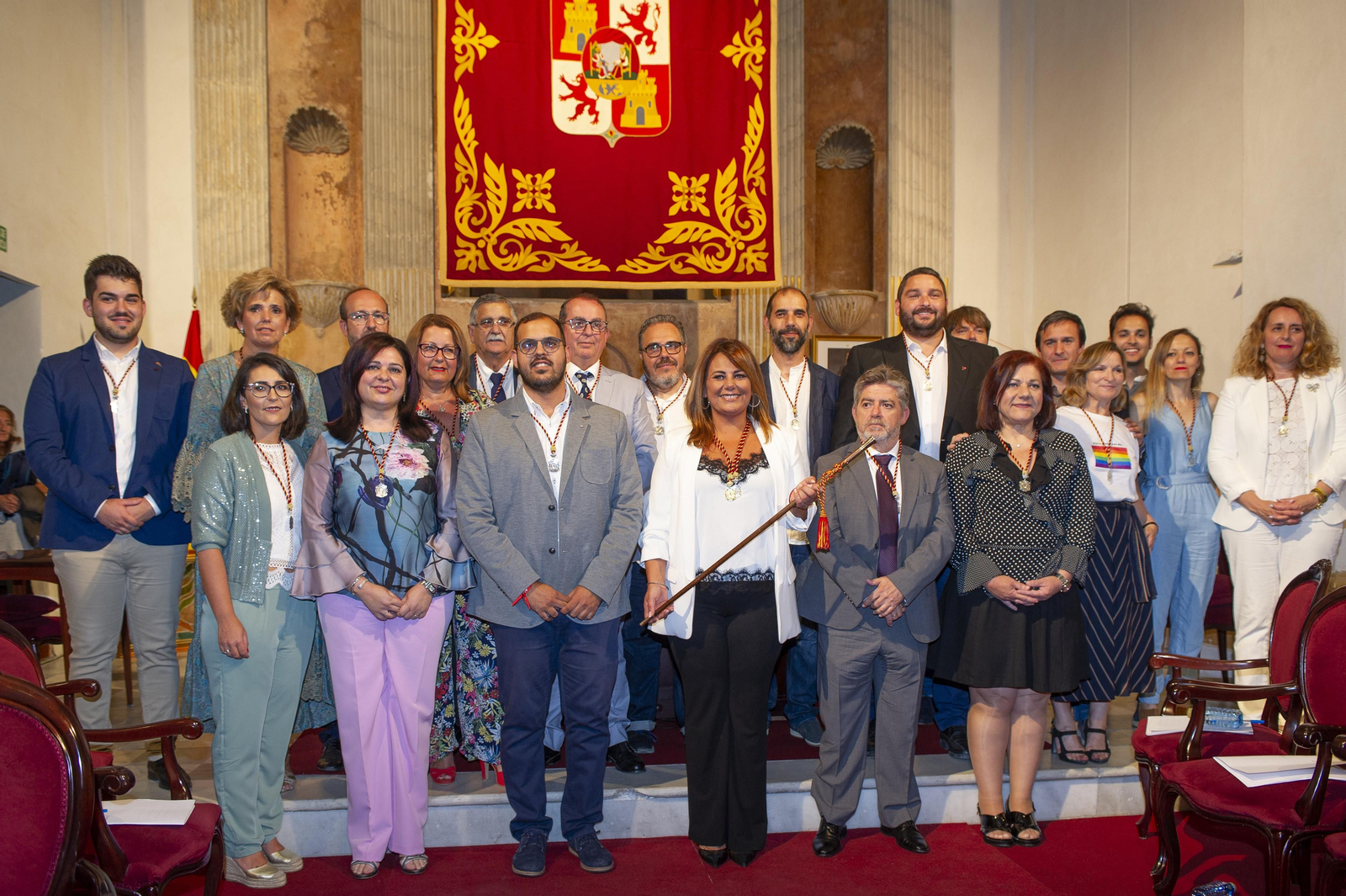 Foto de familia de la corporación municipal, en 2019