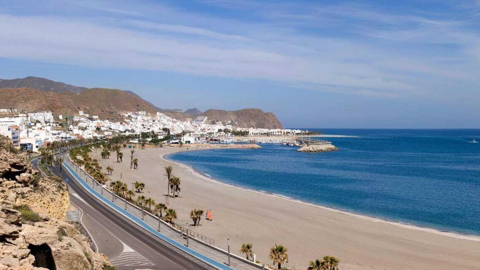 La costa carbonera cuenta con 17 kilómetros de playas