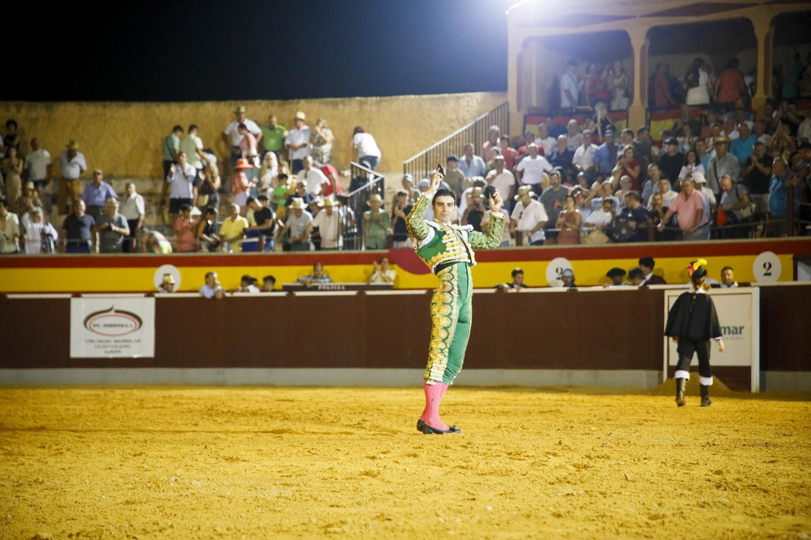 Corrida de toros Berja con un toro indultado, en imágenes