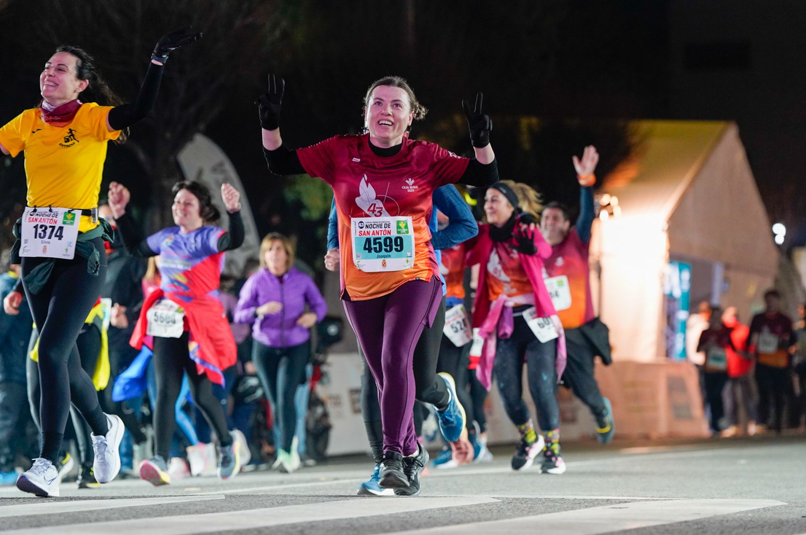 En imágenes: búscate en tu llegada a meta de la Carrera de San Antón 2026 (2)