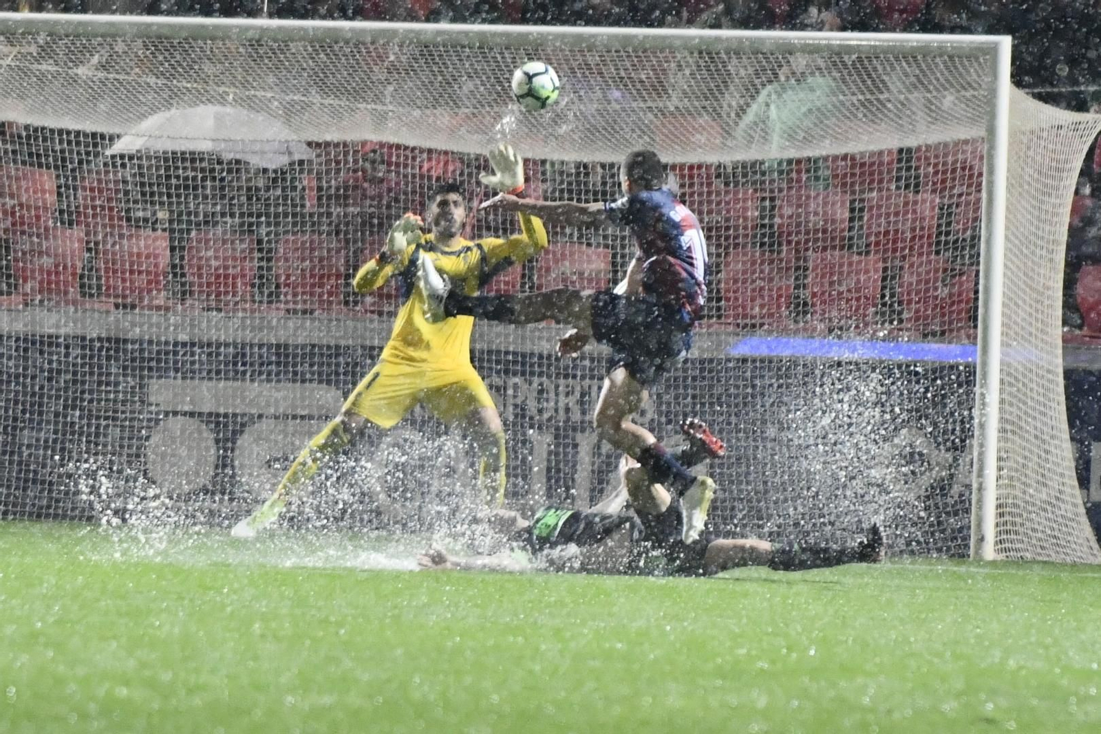 El Huesca-Granada CF, en imágenes