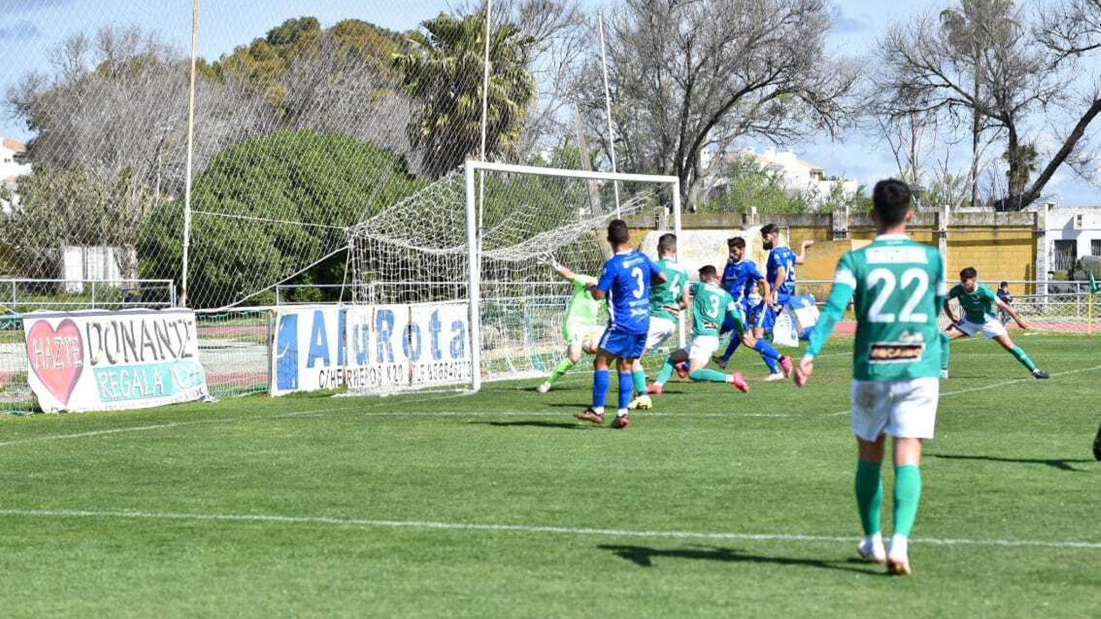 Borja estuvo a punto de marcar en esta acción.