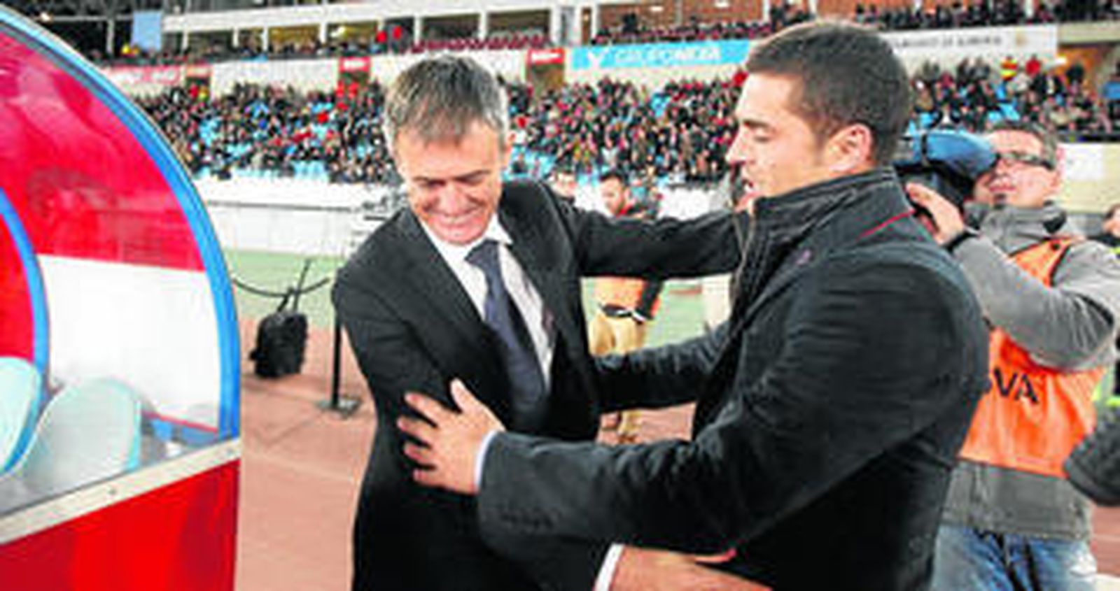 Alcaraz y Francisco, dos supervivientes del banquillo, se saludan en el duelo de ida en el Mediterráneo.