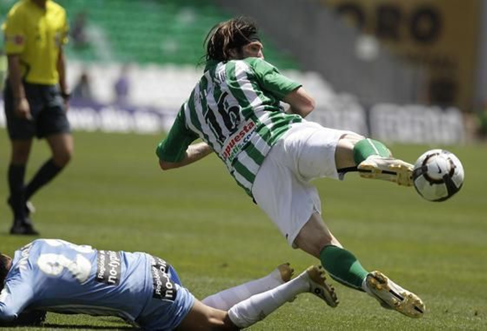 El Betis deja escapar otros dos puntos en casa ante el Murcia. / Antonio Pizarro