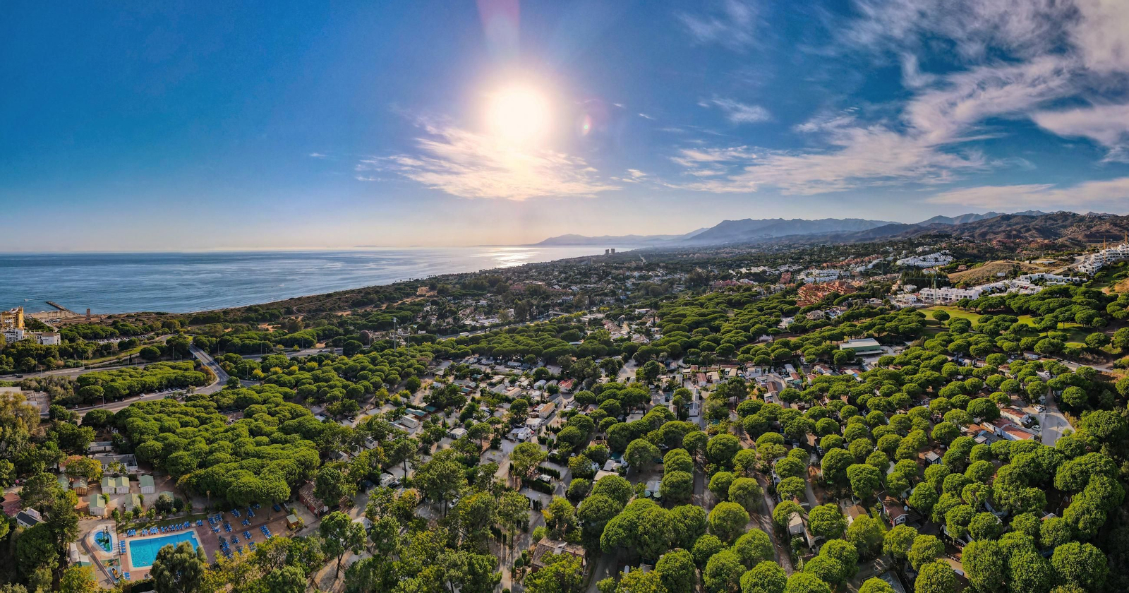 Vista aérea del camping Cabopino, en Marbella.