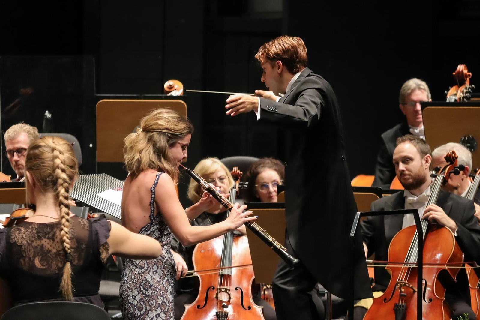 La oboista linarense y el director gaditano.