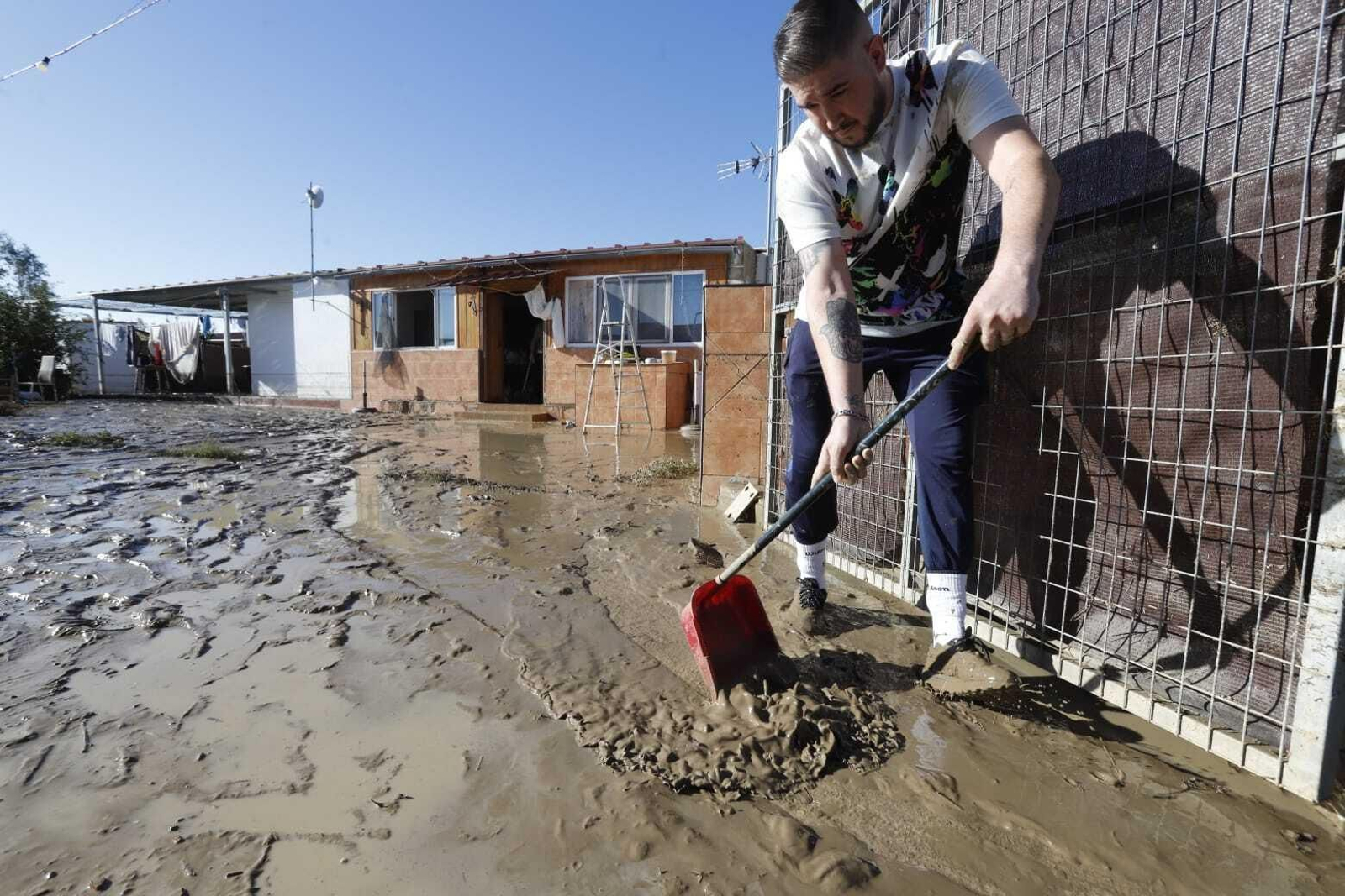 Las imágenes de las grandes inundaciones en Los Palmares entre San Juan y Trigueros