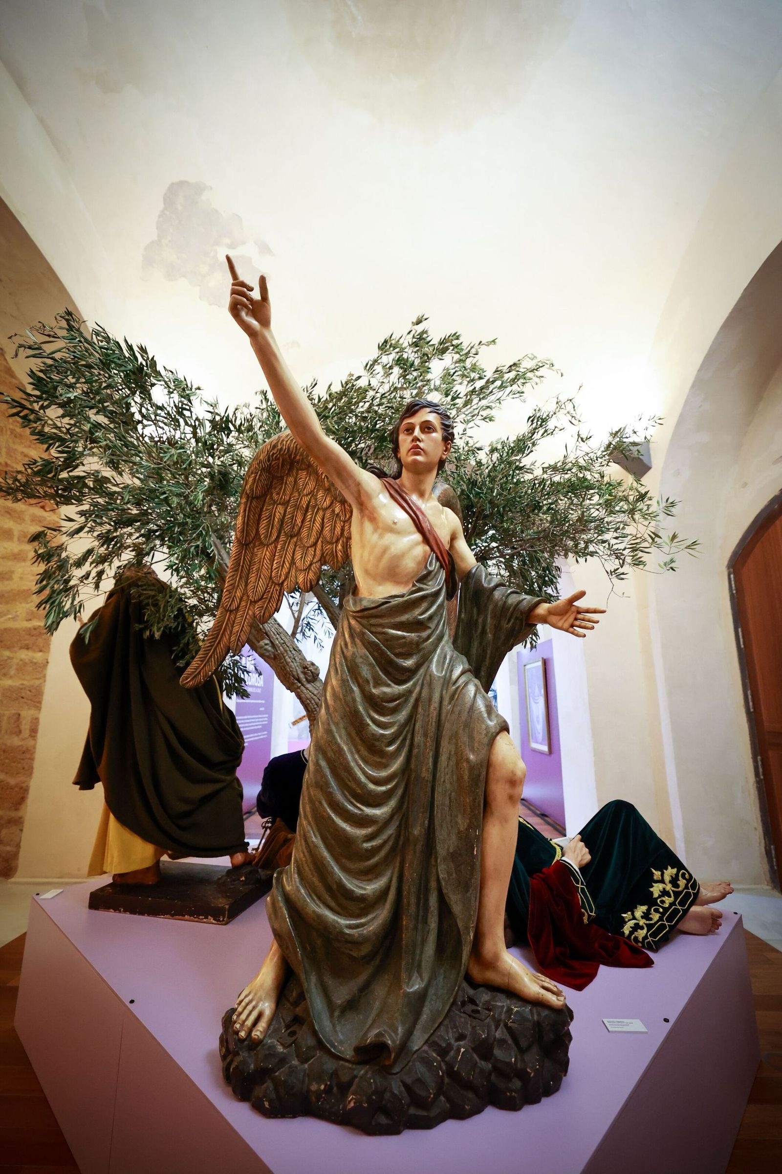 Inaugurada en San Fernando la exposición cofrade Passio Domini: las imágenes