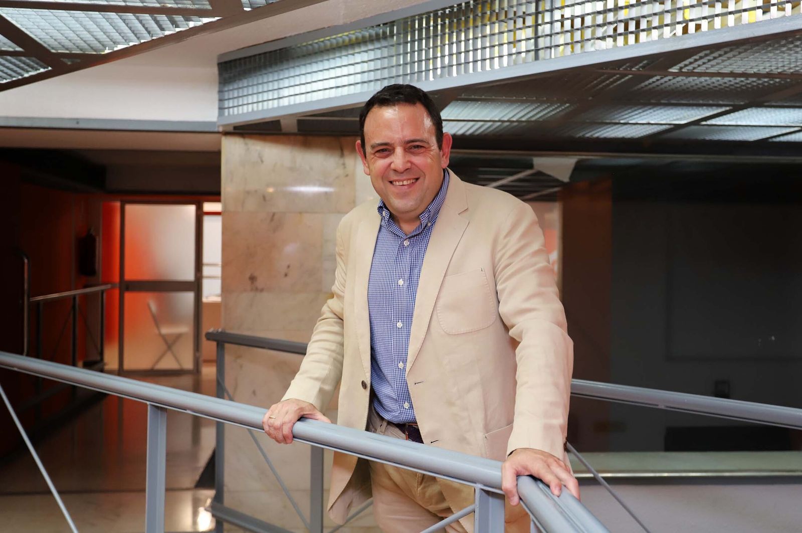 Carlos Hermoso en la sede de Ciudadanos en la capital onubense.